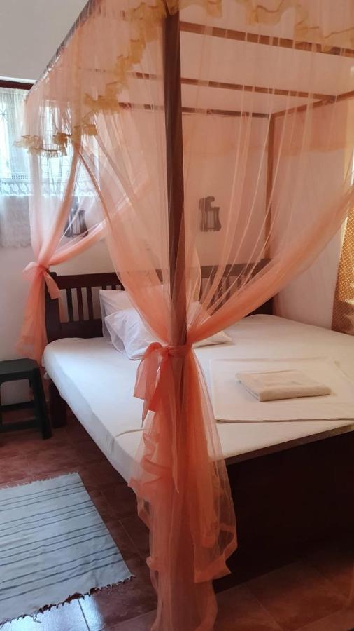 Guesthouse Kind And Love Hikkaduwa Exterior foto