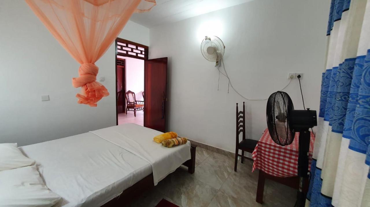 Guesthouse Kind And Love Hikkaduwa Exterior foto
