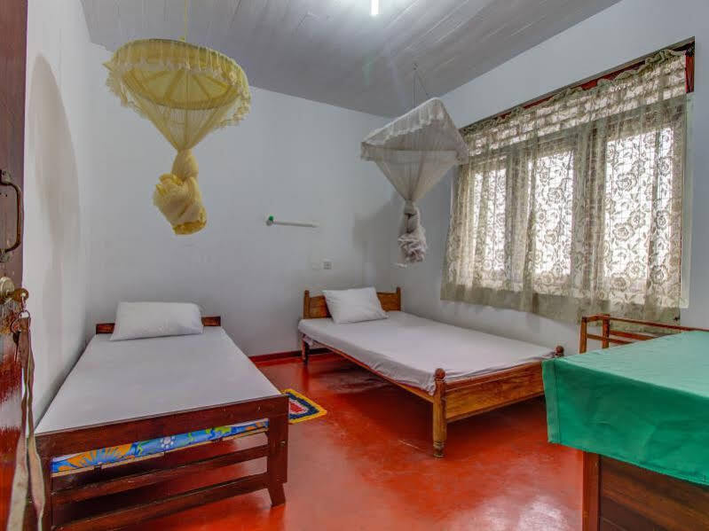 Guesthouse Kind And Love Hikkaduwa Exterior foto
